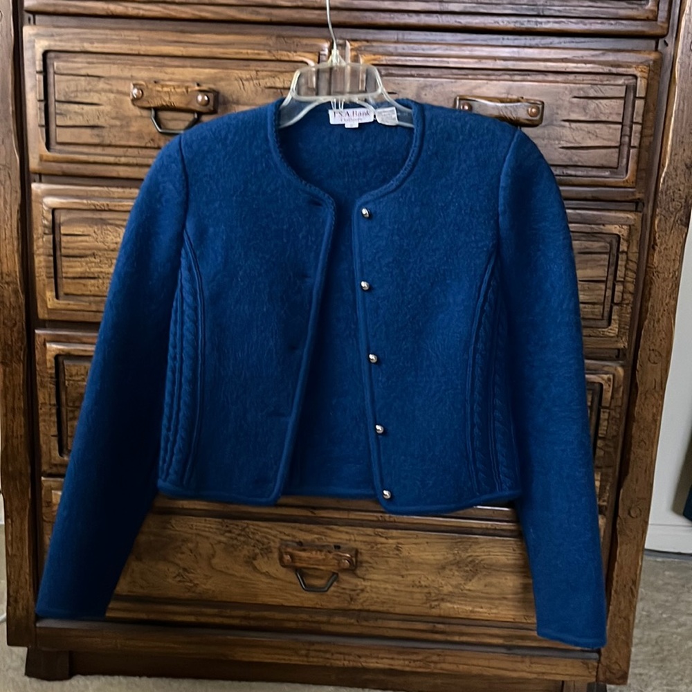 Jos. A. Bank cropped blazer